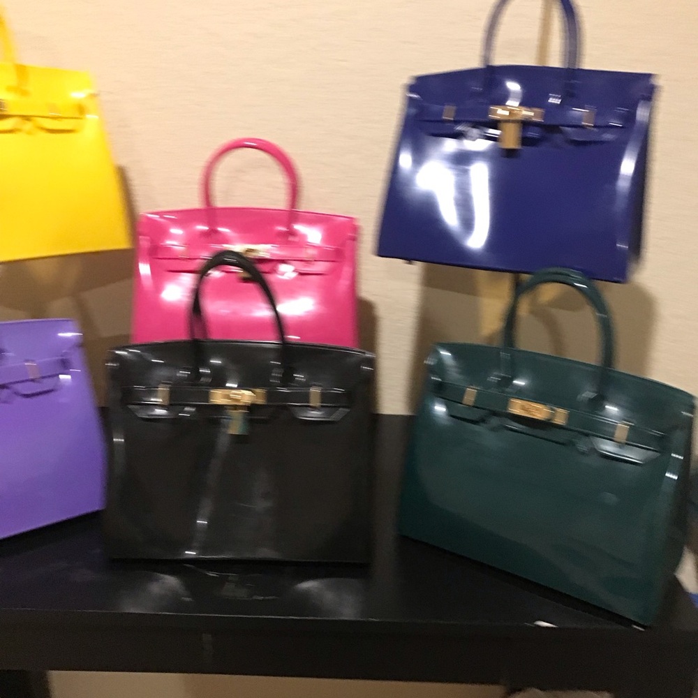 Women's Handbag made of hard plastic. A push lock. BUY ONE GET ONE FREE - Picture 2 of 8